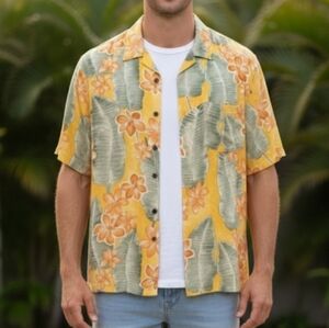 Bermuda Bay Tropical Floral Men's button shirt, size medium silk